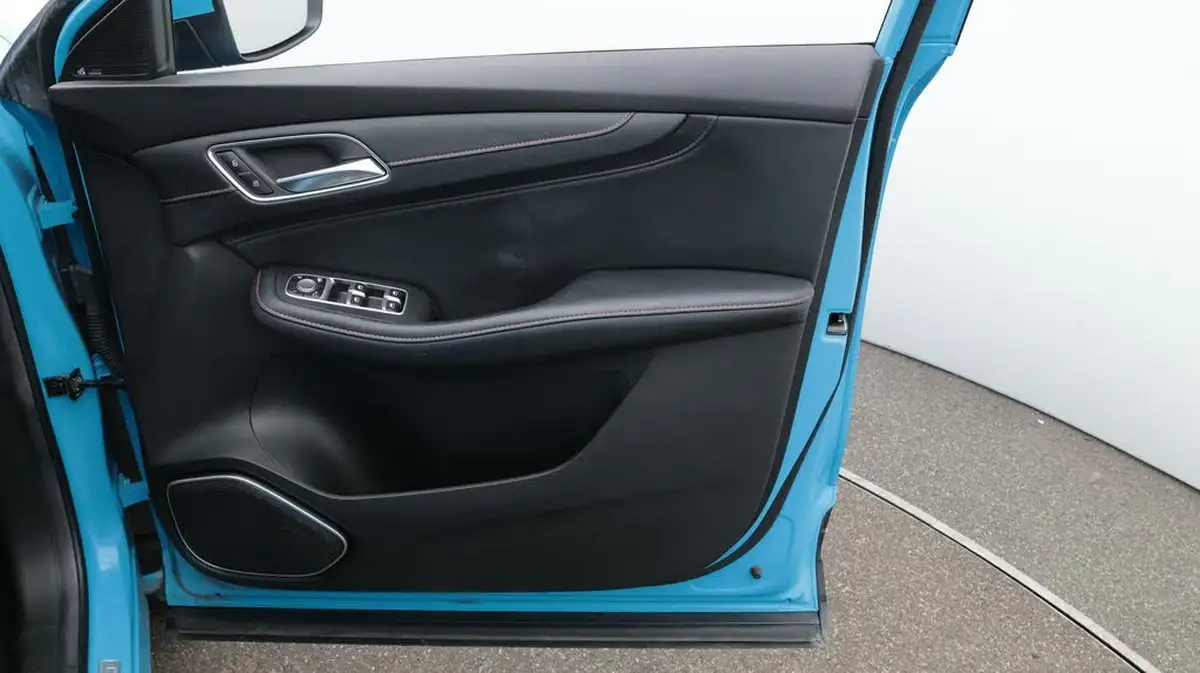 2022-mg-hs-15t-gdi-excite-162ps-big-15
