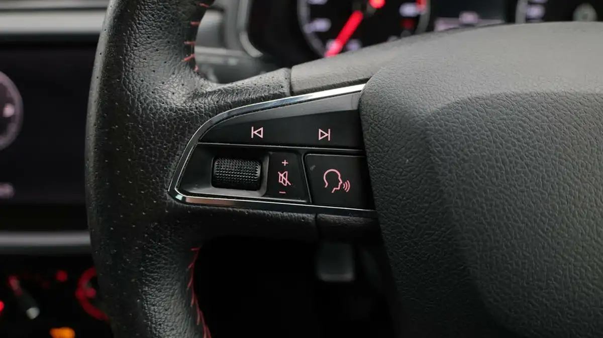 2020-seat-ibiza-10-tsi-fr-115ps-big-23