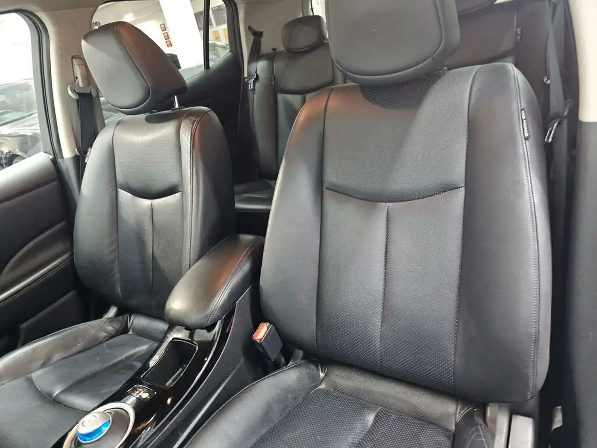 2015-nissan-leaf-e-tekna-24kwh-big-18