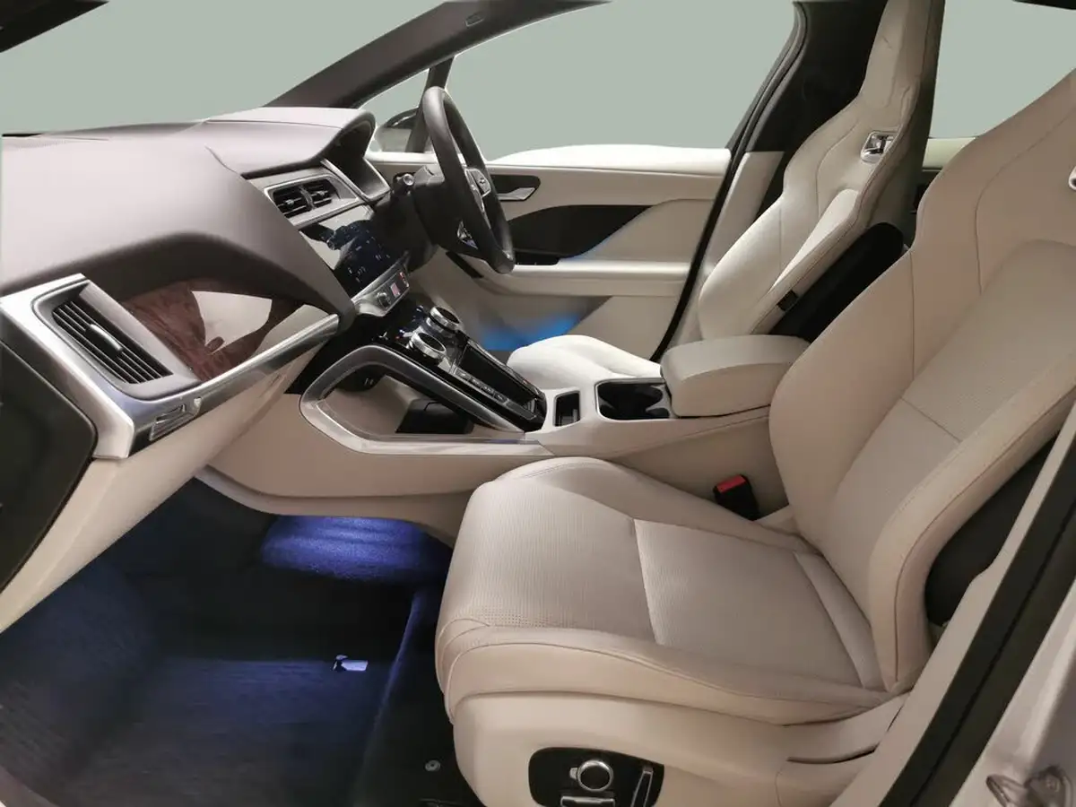 2023-jaguar-i-pace-ev400-se-big-3