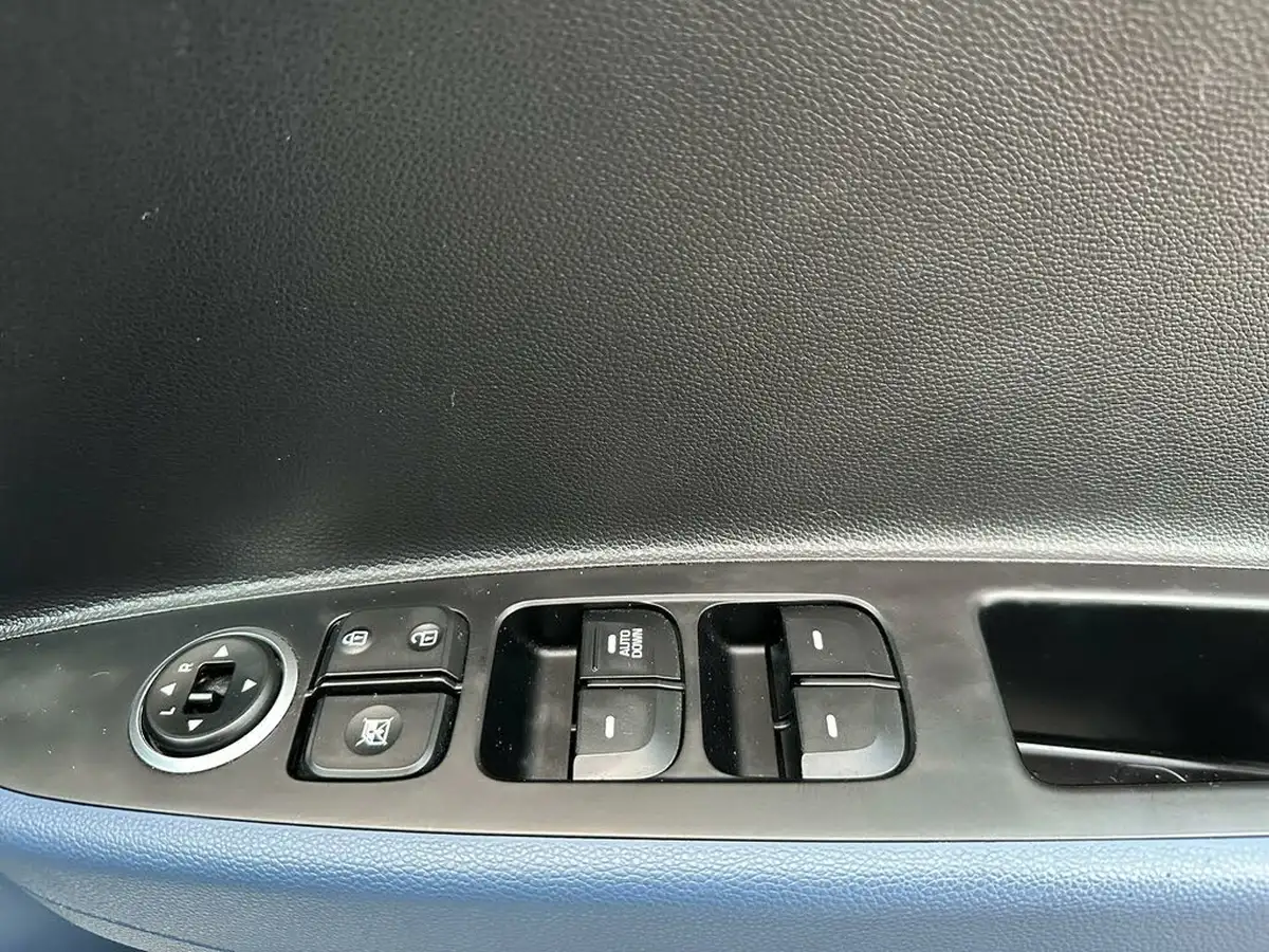 2014-hyundai-i10-12-se-big-15
