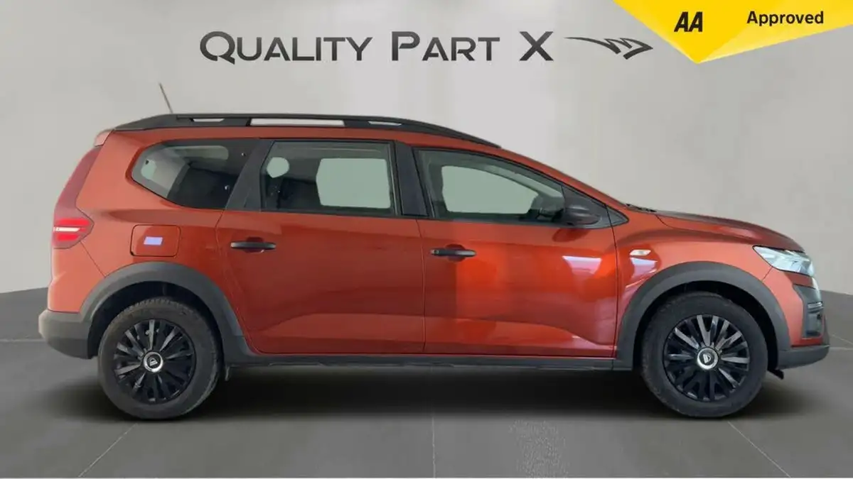 2022-dacia-jogger-10-tce-essential-big-1
