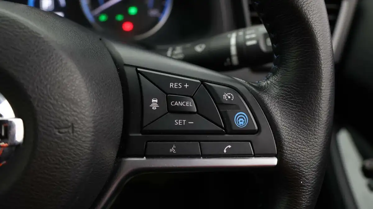 2021-nissan-leaf-e-tekna-big-22