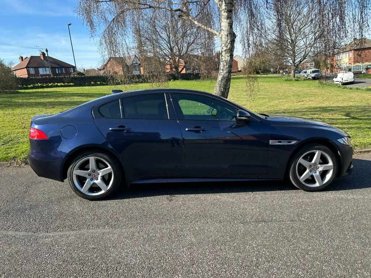 2016-jaguar-xe-20d-r-sport-180ps-awd-auto-big-2