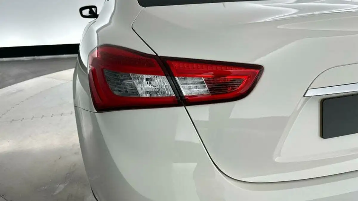 2020-maserati-ghibli-30-big-15