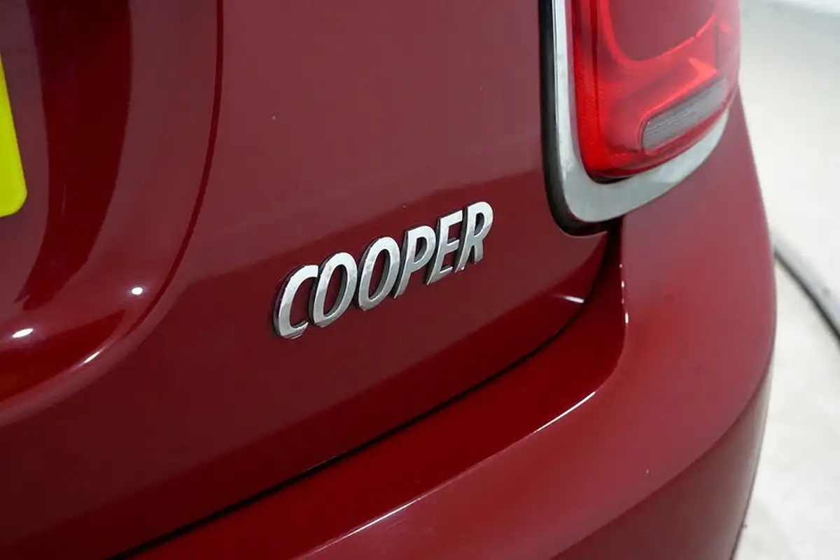 2016-mini-cooper-15-cooper-ss-hatchback-5d-big-10