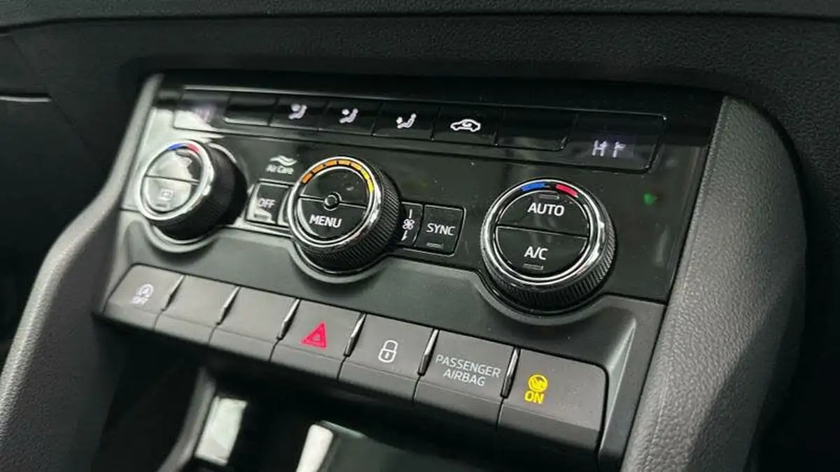 2023-skoda-karoq-20tdi-se-drive-150ps-big-26