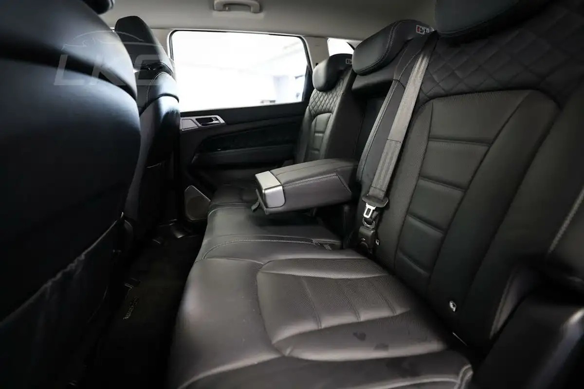 2017-kgm-ssangyong-rexton-22td-ultimate-big-50