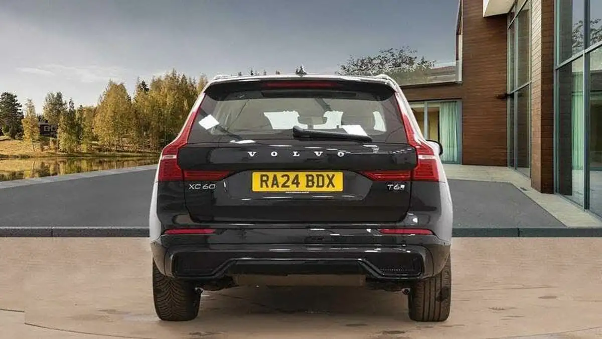 2024-volvo-xc60-20-t6-plus-big-3
