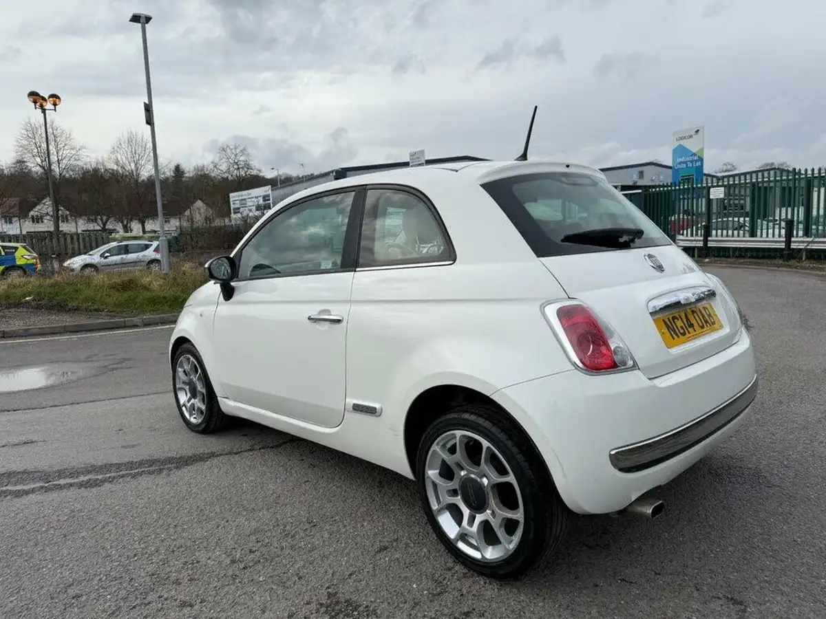 2014-fiat-500-12-lounge-ss-dualogic-big-10