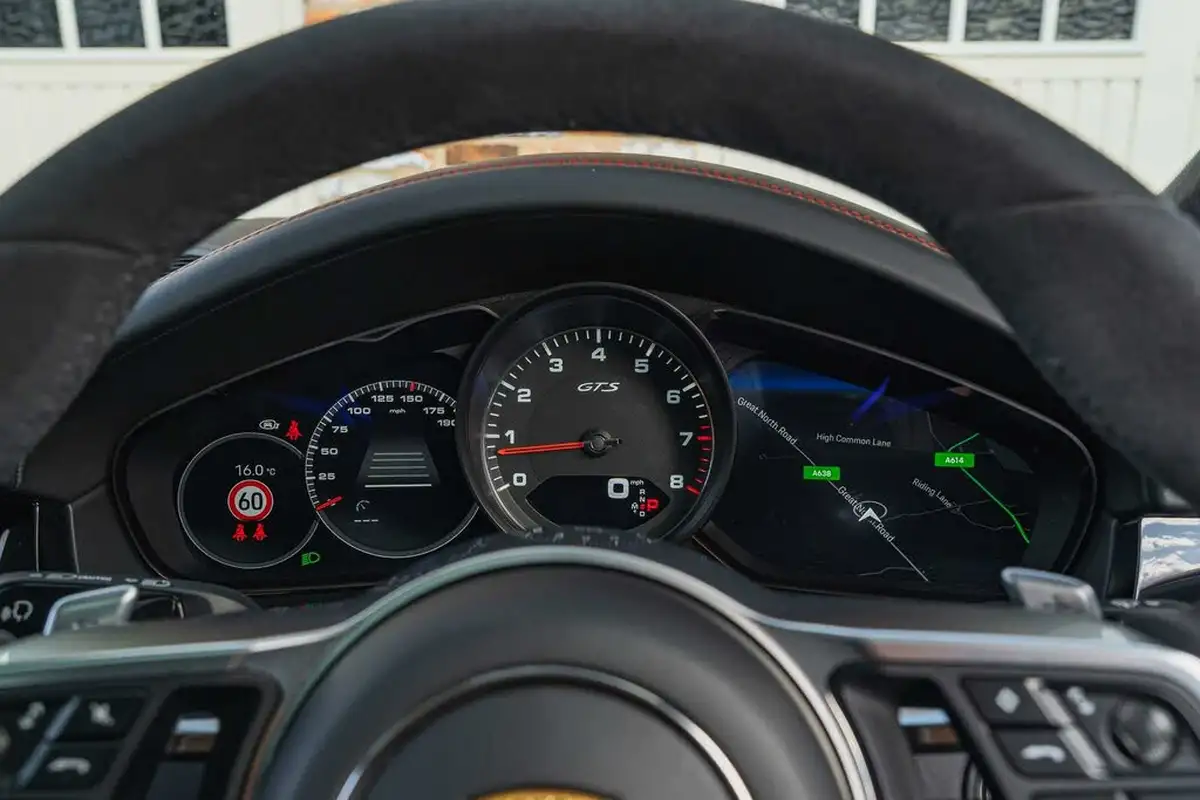 2022-porsche-cayenne-40-v8-gts-coupe-big-48