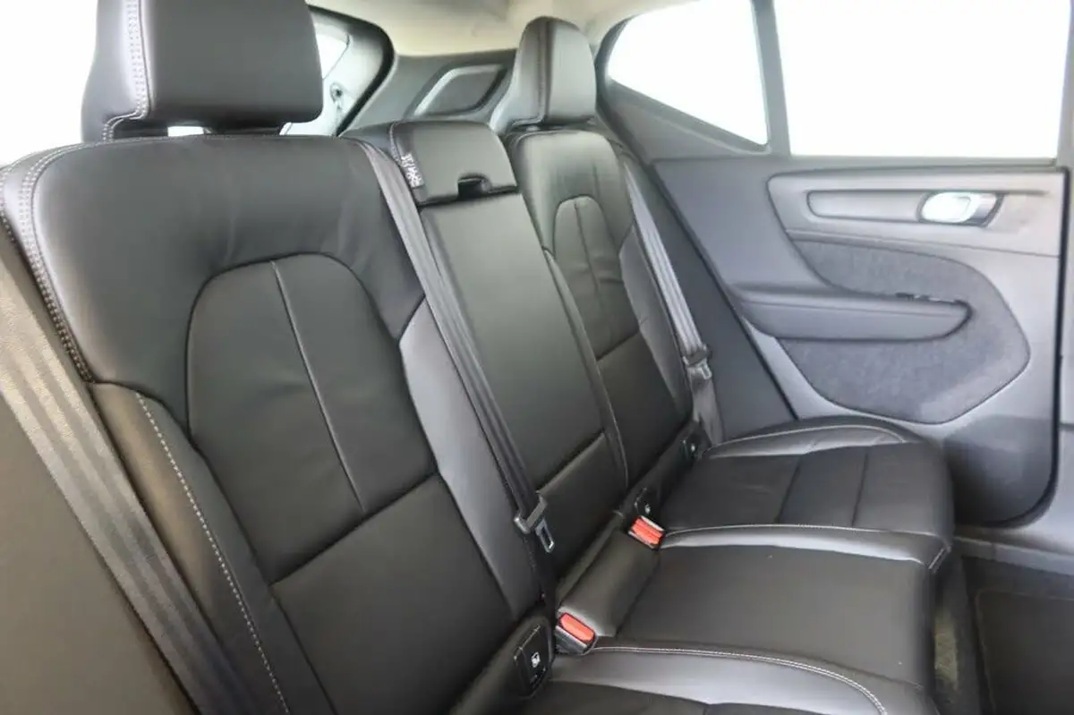 2022-volvo-xc40-20-b4-inscription-big-16