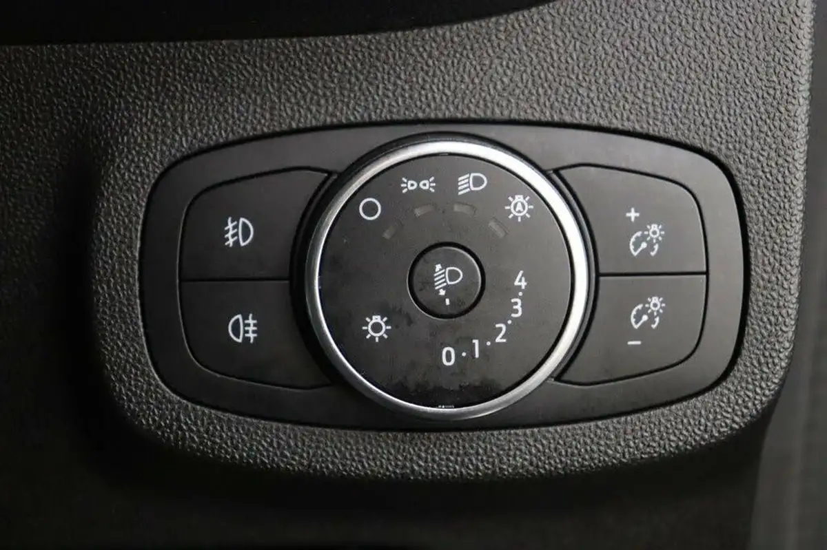 2019-ford-fiesta-10t-st-line-140ps-5d-big-32
