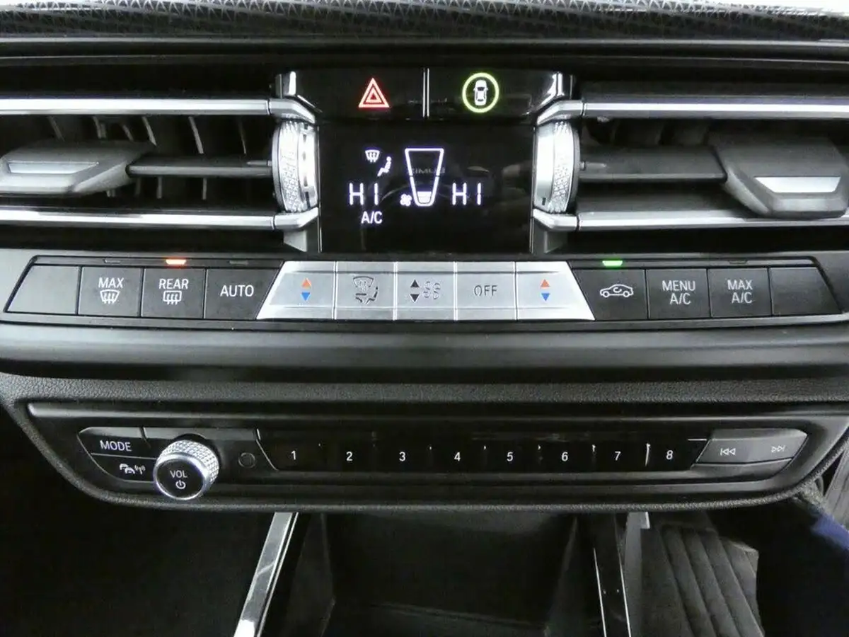 2021-bmw-1-series-15-118i-sport-lcp-dct-big-12