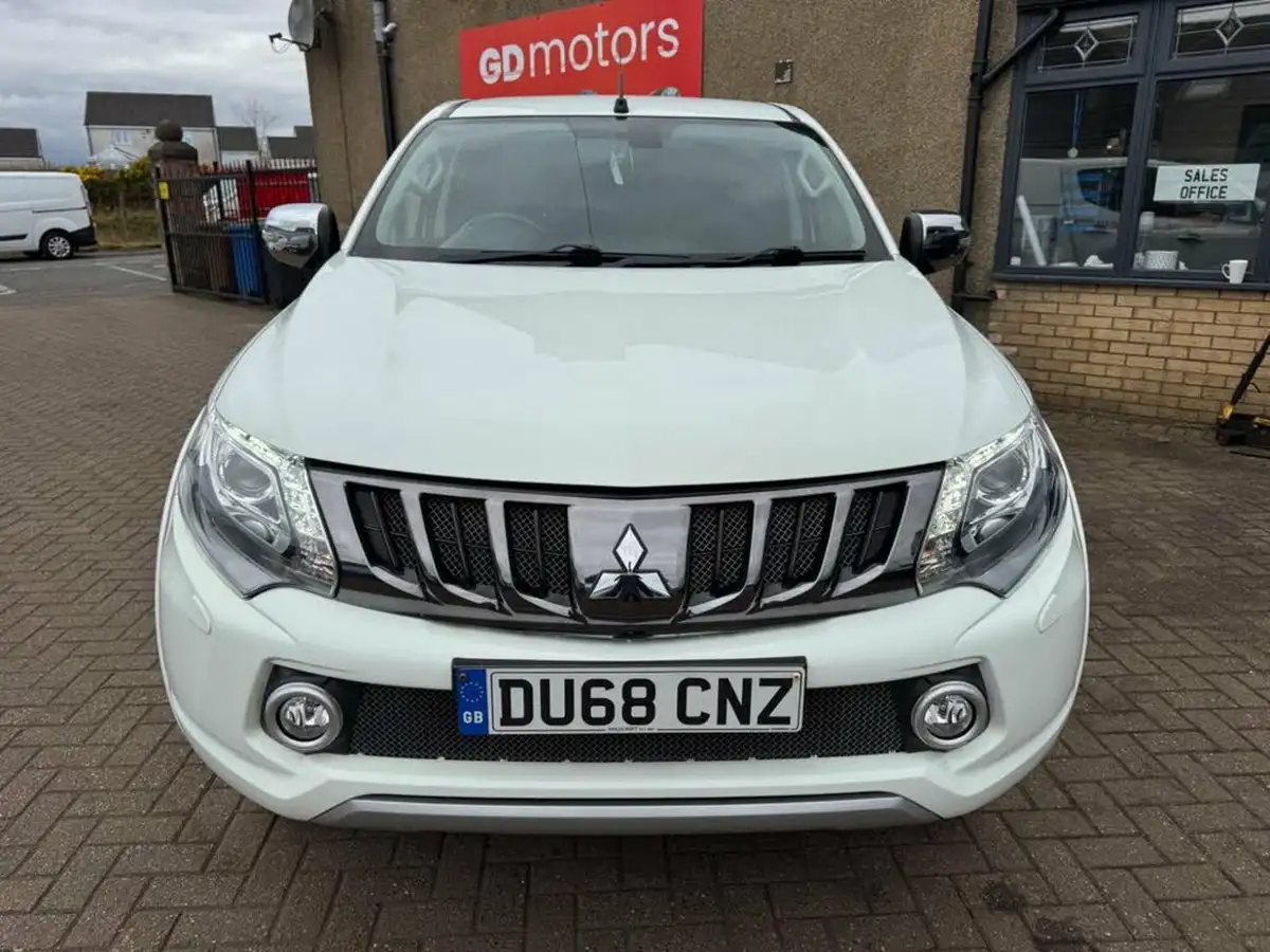 2018-mitsubishi-l200-24di-d-barbarian-eu6-big-8