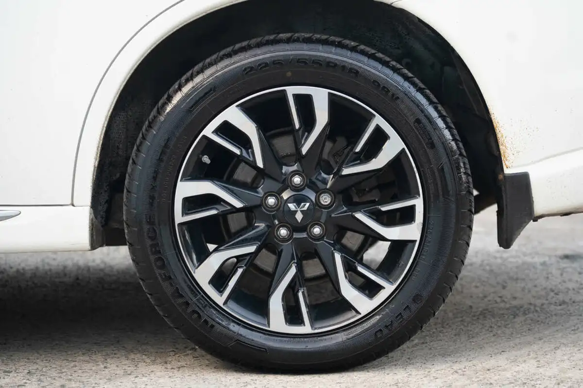 2016-mitsubishi-outlander-20-gx5hs-phev-big-53