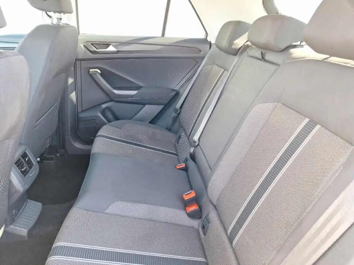 2019-volkswagen-t-roc-15-tsi-design-big-5