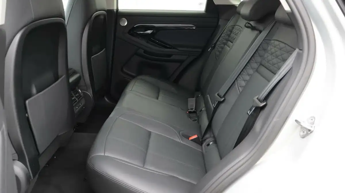 2022-land-rover-range-rover-evoque-15-p300e-autobiography-big-16