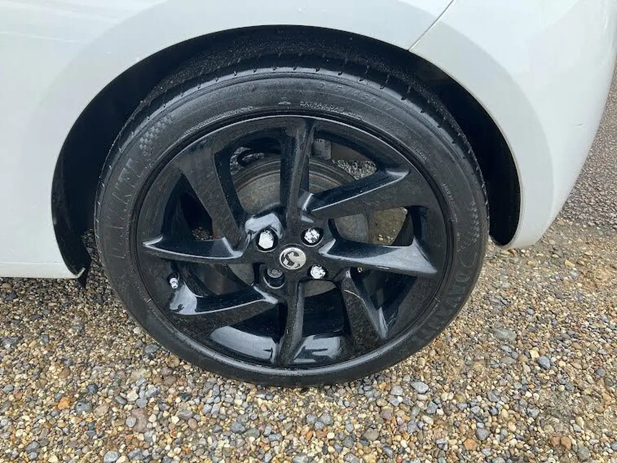 2018-vauxhall-adam-14i-slam-100ps-big-18