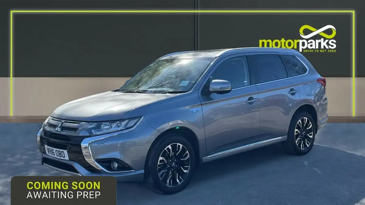 2016-mitsubishi-outlander-20-gx4h-phev-big-2