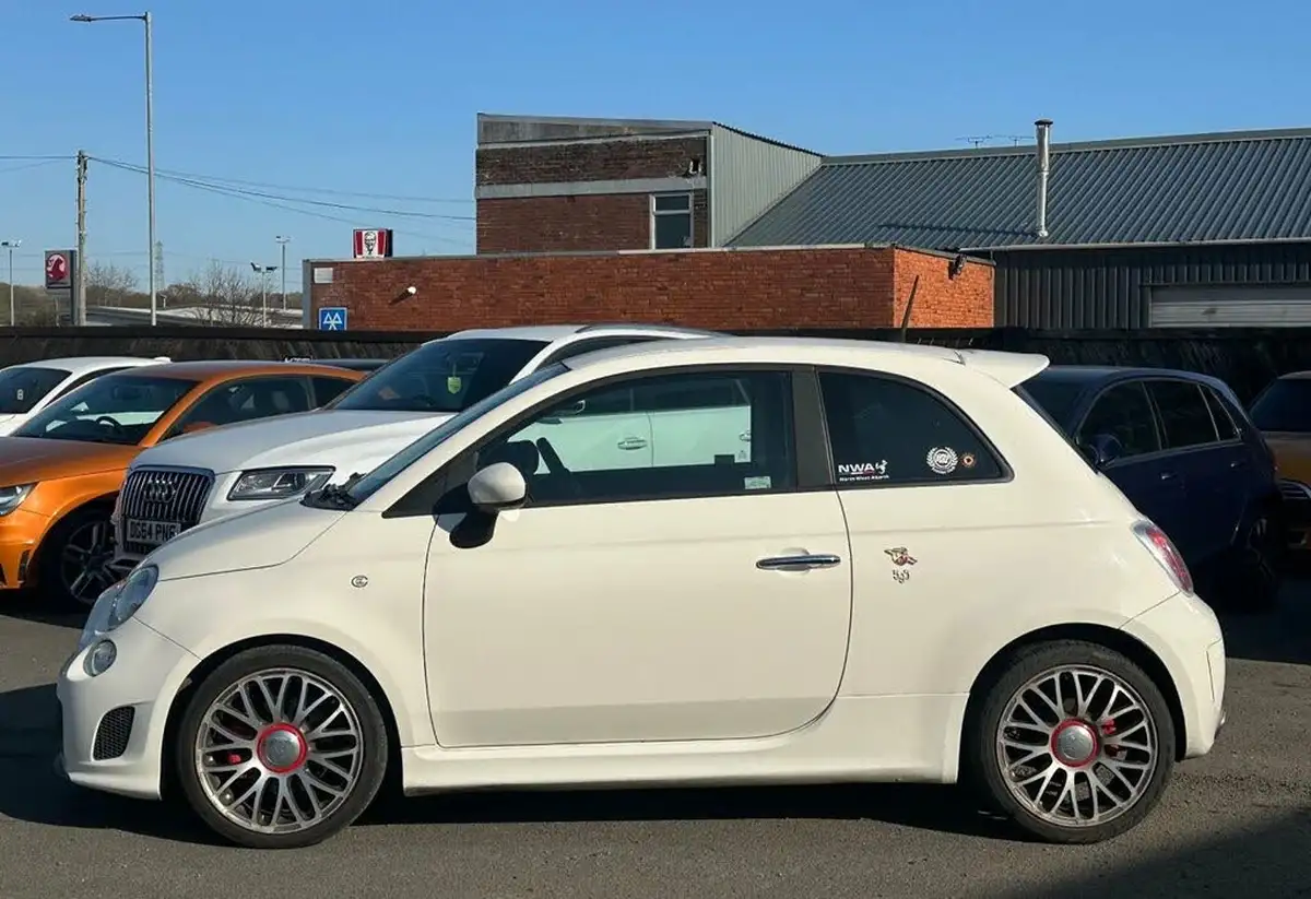 2016-abarth-500-14-tjet-595-turismo-160bhp-big-1