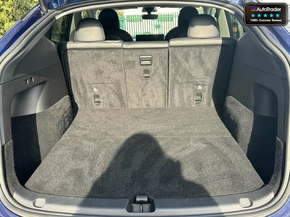 2022-tesla-model-y-e-long-range-big-30