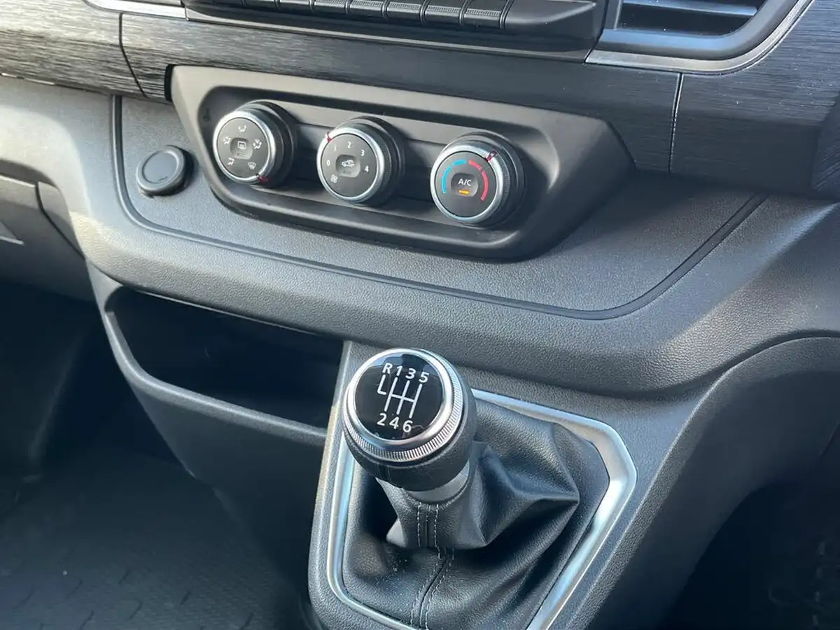 2023-renault-trafic-20dci-ll30-130-sport-big-22