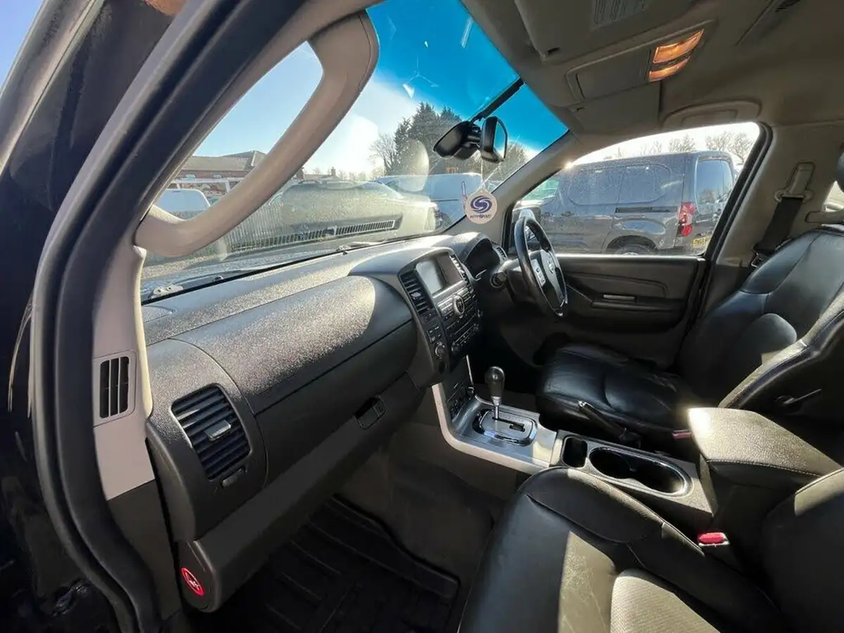 2014-nissan-navara-25td-tekna-connect-premium-auto-big-11