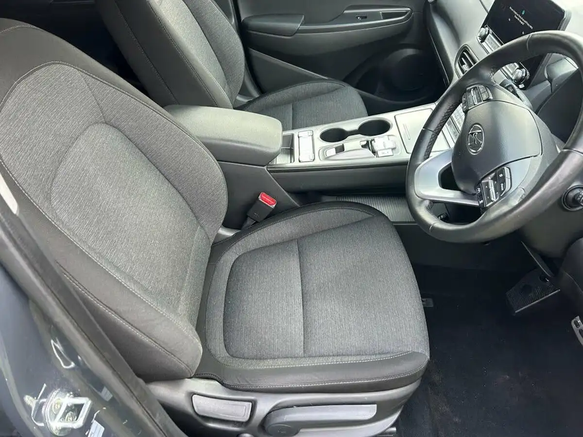 2023-hyundai-kona-e-premium-136ps-39kwh-big-9