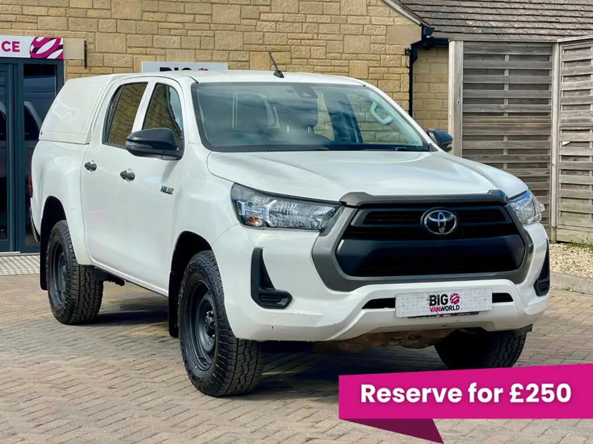 2021-toyota-hi-lux-24d-4d-active-150hpeu6dt-e-double-pick-up-big-0
