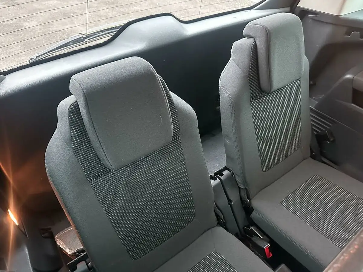2013-peugeot-5008-16hdi-allure-big-17