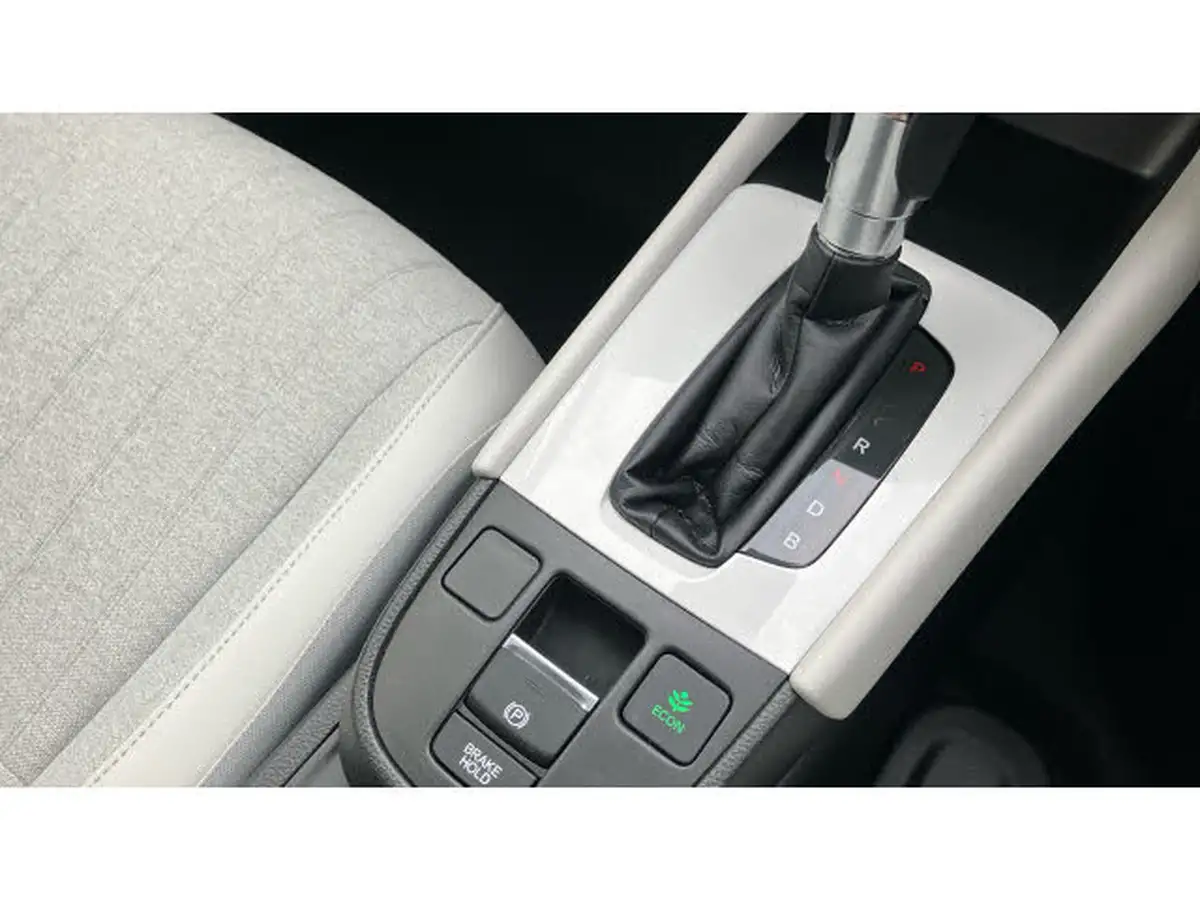 2020-honda-jazz-15-i-mmd-ex-big-34