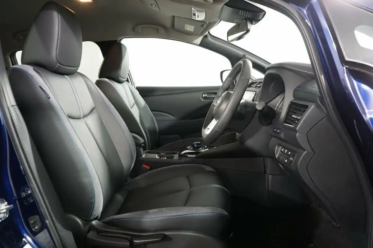 2023-nissan-leaf-e-tekna-39kwh-big-8