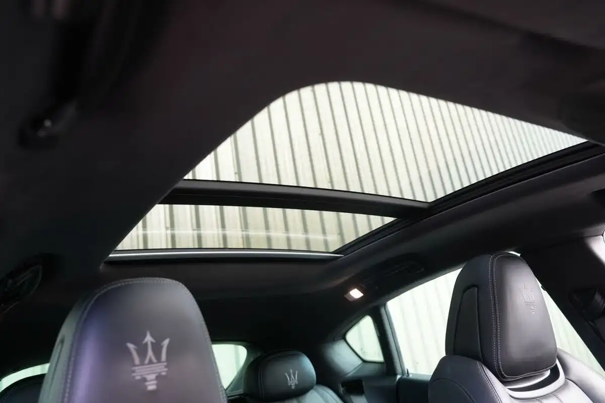 2017-maserati-levante-30td-awd-big-20