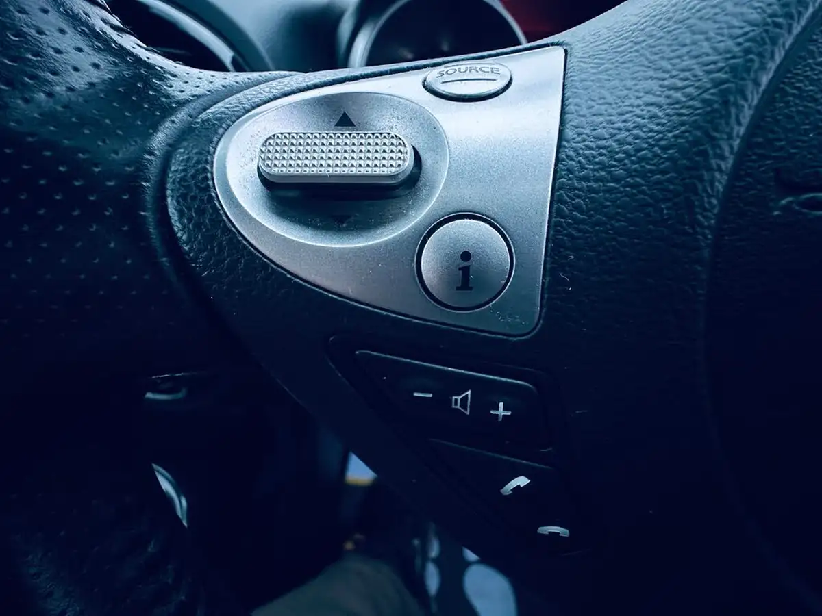 2016-nissan-juke-12-tekna-ss-big-51