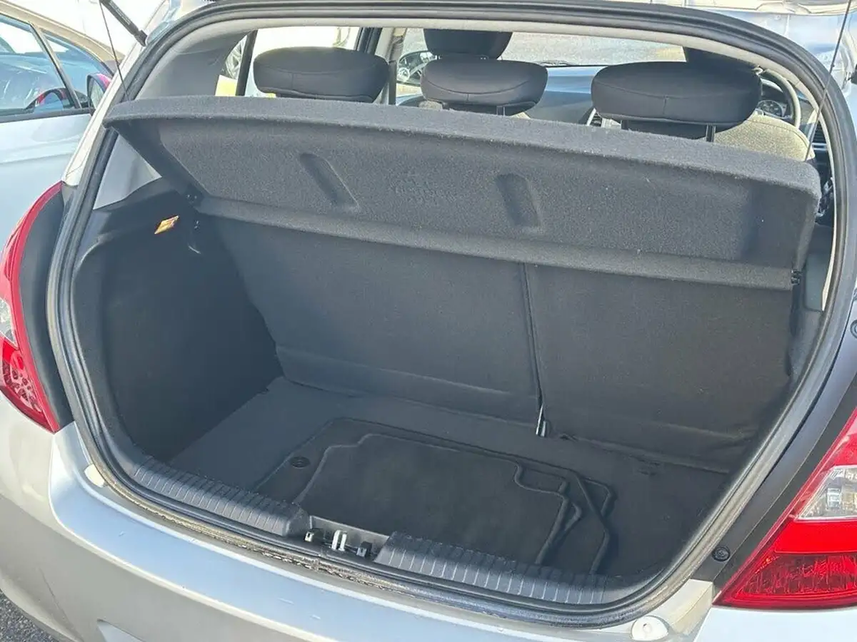 2009-hyundai-i20-12-comfort-5d-big-19