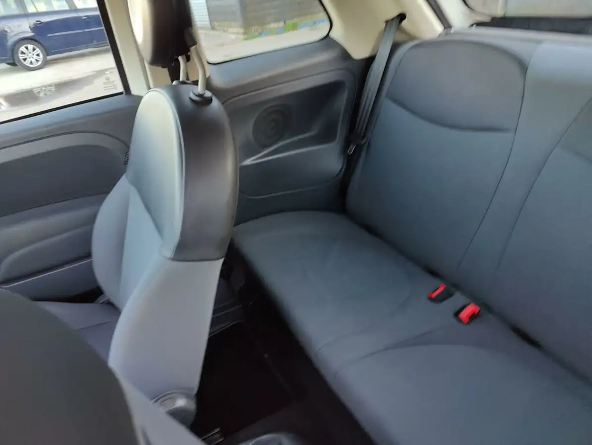 2010-fiat-500-12-pop-big-29