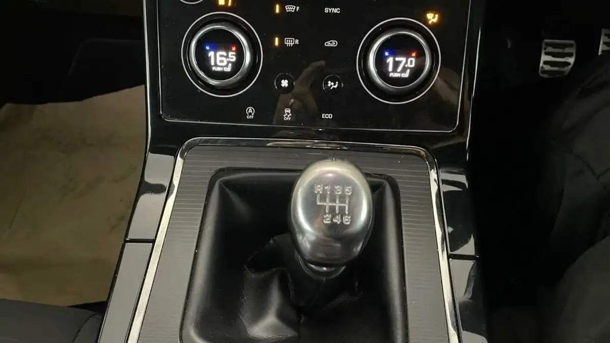 2020-land-rover-range-rover-evoque-20-d150-r-dynamic-big-11