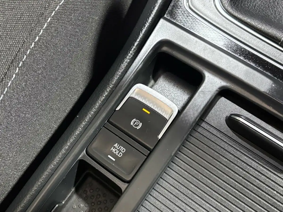 2014-volkswagen-golf-20tdi-gtd-5d-big-23