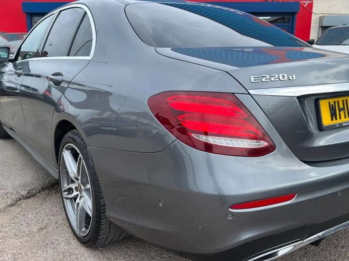 2019-mercedes-benz-e-class-20d-e220d-amg-line-saloon-4d-plus-big-31