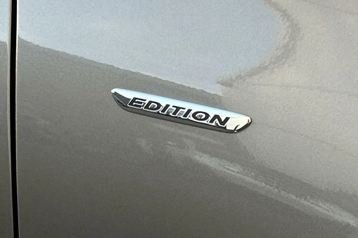 2022-mercedes-benz-a-class-20-a250-amg-line-premium-plus-edition-hatchback-5d-big-56