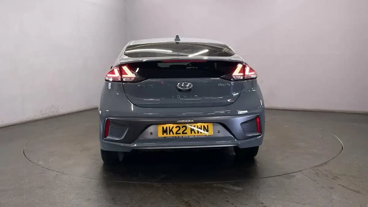 2022-hyundai-ioniq-e-premium-se-electric-big-6
