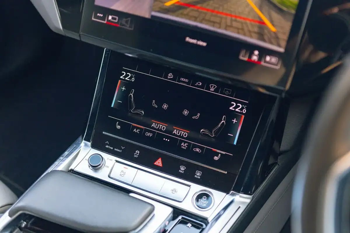 2021-audi-e-tron-50e-vorsprung-station-wagon-big-46