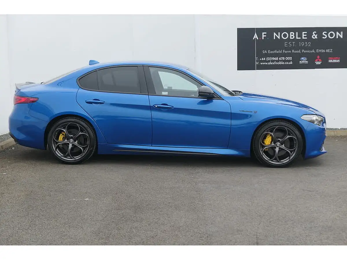 2021-alfa-romeo-giulia-20-veloce-ti-big-3