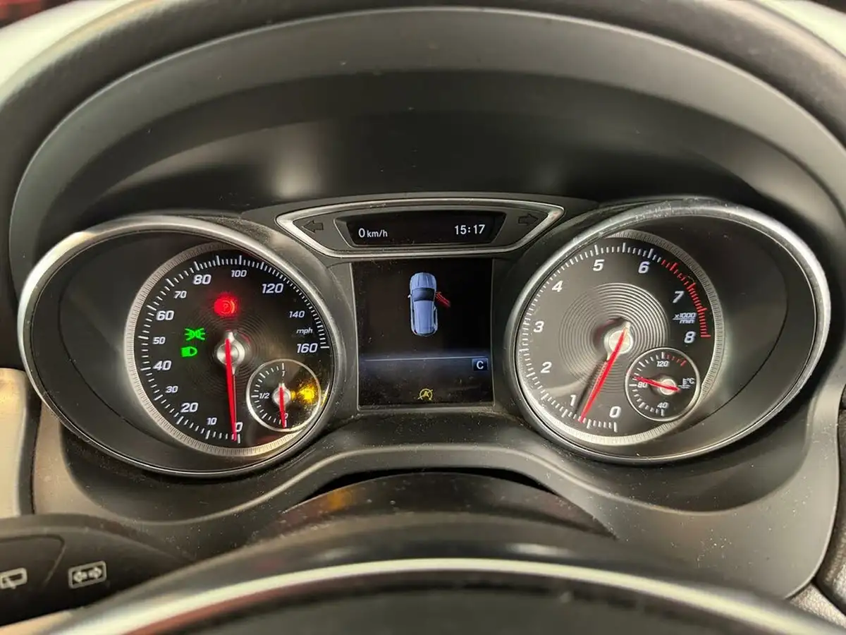 2019-mercedes-benz-gla-class-16-gla-180-amg-line-edition-big-36