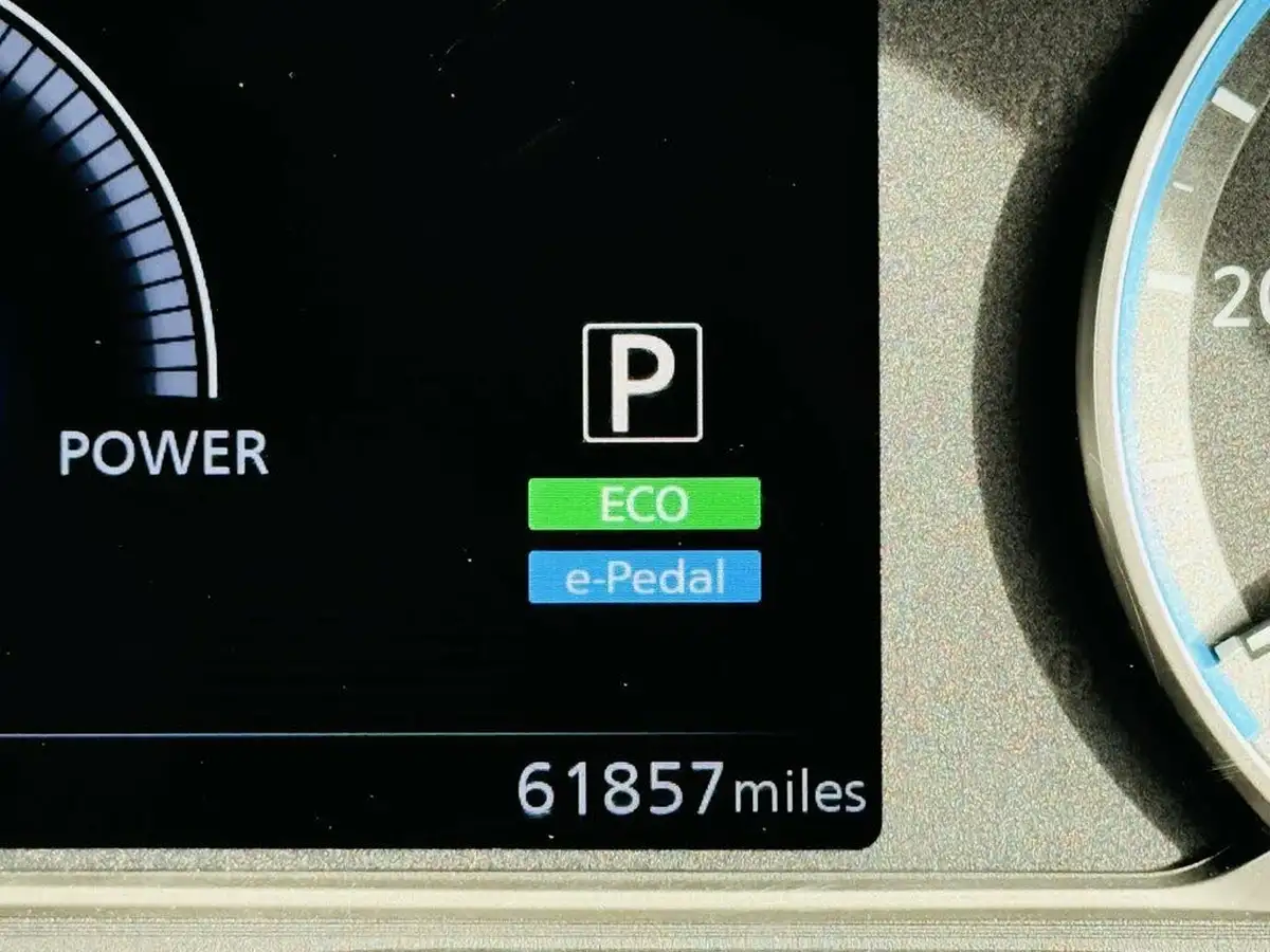 2020-nissan-leaf-e-acenta-big-17