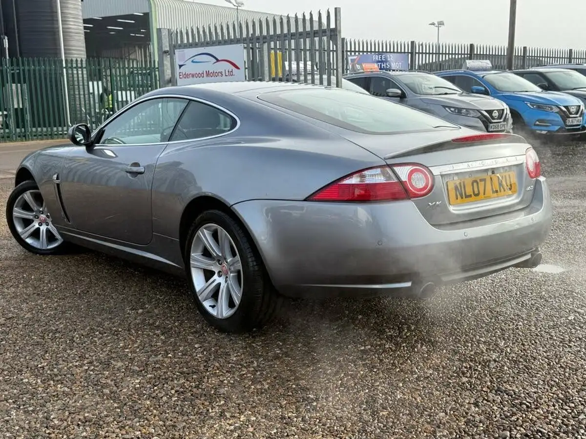 2007-jaguar-xk-42-coupe-big-10