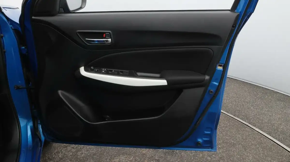 2018-suzuki-swift-10-boosterjet-sz5-111ps-shvs-big-15