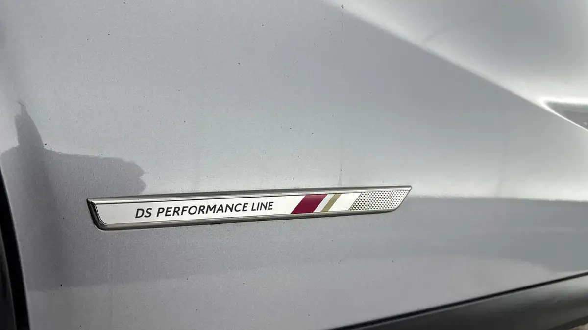 2020-ds-ds-7-crossback-12-puretech-performance-line-eat8-big-27
