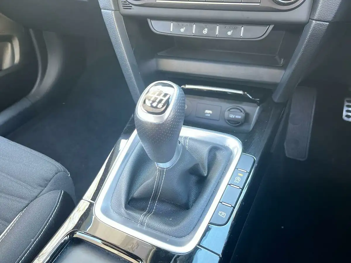 2024-kia-ceed-15-t-gdi-gt-line-138bhp-big-17